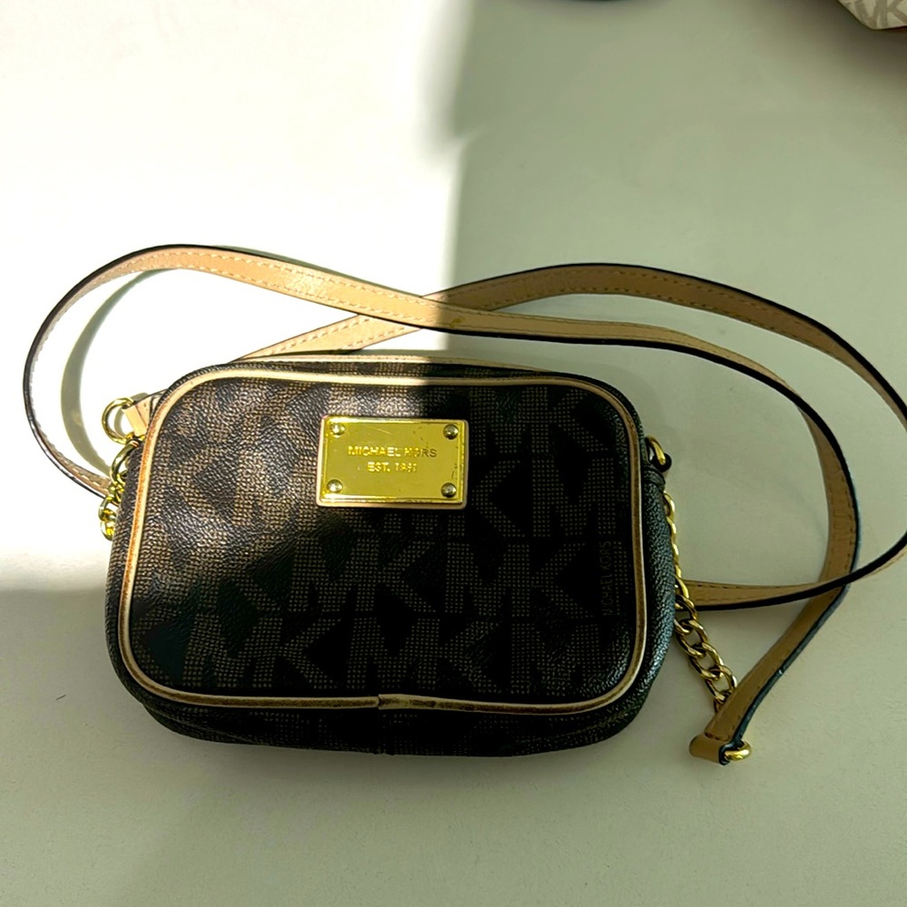 Michael Kors Crossbody Purse🤩